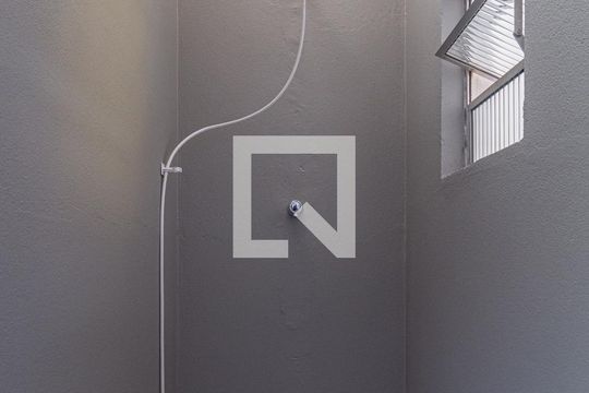 Banheiro de kitnet/studio à venda com 1 quarto, 60m² em Umuarama, Osasco