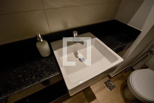 Banheiro de apartamento à venda com 1 quarto, 42m² em Maracanã, Rio de Janeiro