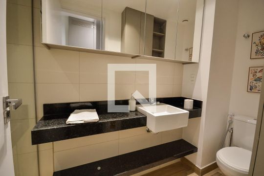 Banheiro de apartamento à venda com 1 quarto, 42m² em Maracanã, Rio de Janeiro