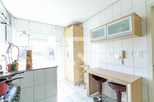 Cozinha e Área de Serviço de apartamento para alugar com 3 quartos, 105m² em Baeta Neves, São Bernardo do Campo
