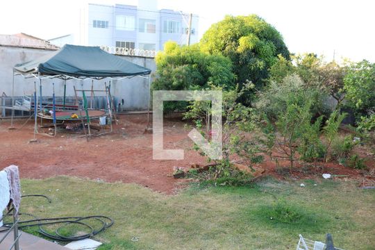 Quintal de casa para alugar com 4 quartos, 650m² em Setor Gentil Meireles, Goiânia