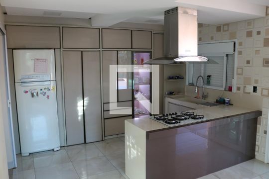 Cozinha de casa para alugar com 4 quartos, 650m² em Setor Gentil Meireles, Goiânia
