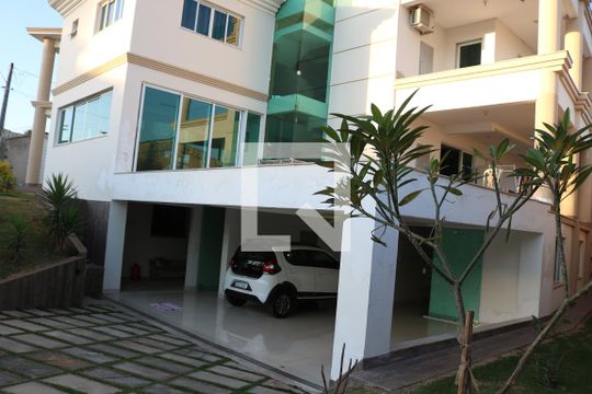 Garagem de casa para alugar com 4 quartos, 650m² em Setor Gentil Meireles, Goiânia