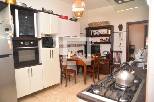 Cozinha de apartamento à venda com 3 quartos, 141m² em Bela Vista, São Paulo