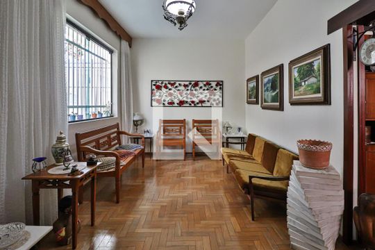 Casa à venda com 4 quartos, 280m² em São Lucas, Belo Horizonte