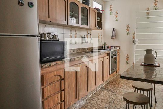 Cozinha de casa à venda com 4 quartos, 280m² em São Lucas, Belo Horizonte