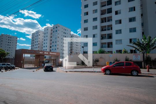 Fachada e portaria de apartamento para alugar com 2 quartos, 55m² em Jardim Presidente, Goiânia