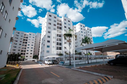 Fachada do bloco de apartamento para alugar com 2 quartos, 55m² em Jardim Presidente, Goiânia