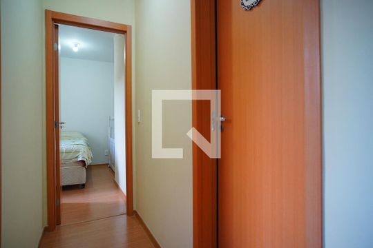Corredor de apartamento à venda com 2 quartos, 44m² em Rubem Berta, Porto Alegre