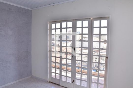 quarto 1 de apartamento para alugar com 2 quartos, 70m² em Samambaia Sul (samambaia), Brasília