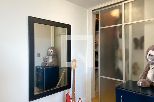 Closet da suíte 1 de apartamento à venda com 1 quarto, 75m² em Alphaville Industrial, Barueri