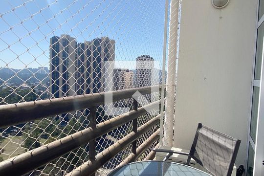 Sacada de apartamento à venda com 1 quarto, 75m² em Alphaville Industrial, Barueri