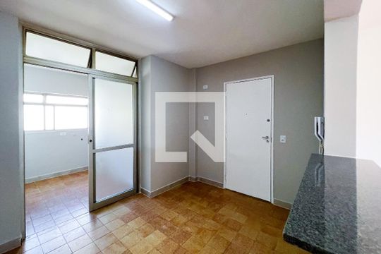 Cozinha de apartamento para alugar com 3 quartos, 100m² em Vila Olímpia, São Paulo
