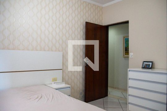 Suíte 1 de casa à venda com 5 quartos, 217m² em Jardim Ocara, Santo André