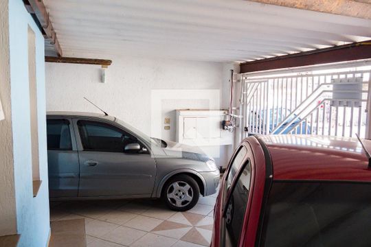 Garagem de casa à venda com 5 quartos, 217m² em Jardim Ocara, Santo André