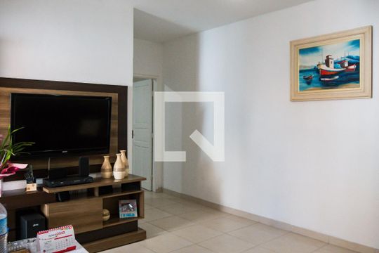 Sala Casa 2 de casa à venda com 5 quartos, 217m² em Jardim Ocara, Santo André