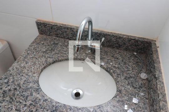 Banheiro de apartamento para alugar com 2 quartos, 75m² em Vila Aricanduva, São Paulo