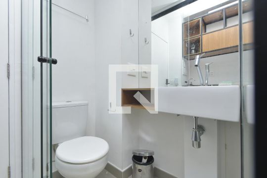 Banheiro de kitnet/studio para alugar com 1 quarto, 10m² em Campos Elíseos, São Paulo