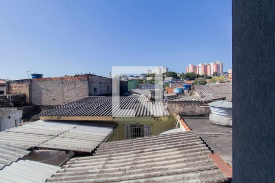 Vista Área de Serviço e Cozinha Integrada de apartamento para alugar com 2 quartos, 36m² em Jardim Sao Vicente, São Paulo