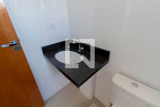 Banheiro de apartamento para alugar com 2 quartos, 36m² em Jardim Sao Vicente, São Paulo