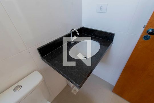 Banheiro de apartamento para alugar com 2 quartos, 36m² em Jardim Sao Vicente, São Paulo