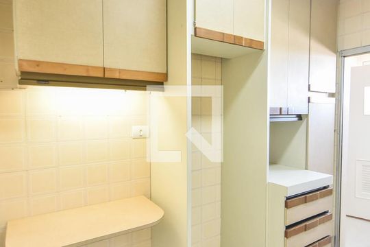 Cozinha  de apartamento para alugar com 2 quartos, 68m² em Brooklin Novo, São Paulo
