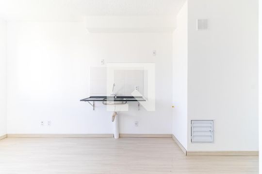 Sala/Cozinha de apartamento à venda com 1 quarto, 24m² em Cidade Ademar, São Paulo