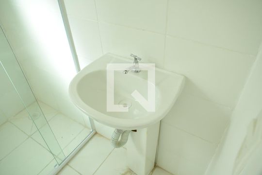 Banheiro de apartamento para alugar com 2 quartos, 48m² em Jardim Petrópolis, Cotia