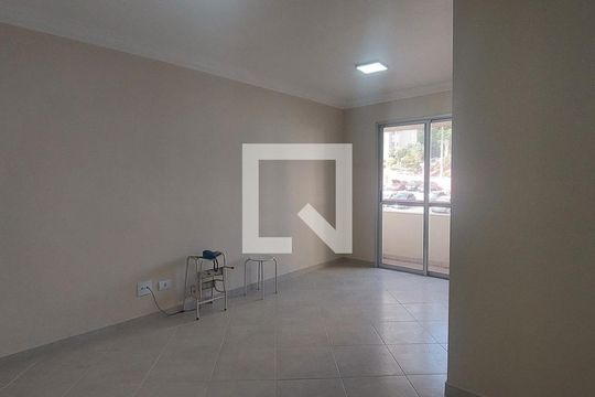 Sala de apartamento para alugar com 2 quartos, 55m² em Jardim do Estádio, Santo André