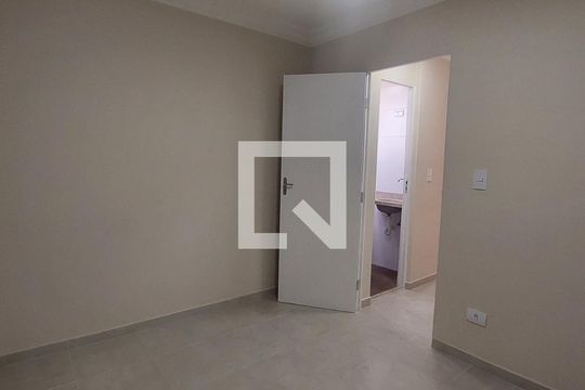 Quarto 1 de apartamento para alugar com 2 quartos, 55m² em Jardim do Estádio, Santo André