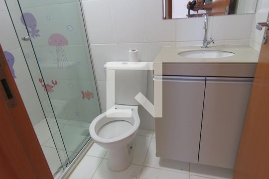Banheiro de apartamento para alugar com 2 quartos, 49m² em Setor Faiçalville, Goiânia
