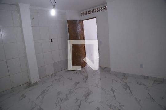 Quarto 2 de casa para alugar com 2 quartos, 110m² em Vila Cavaton, São Paulo