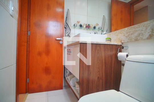 Banheiro da Suíte de apartamento para alugar com 2 quartos, 205m² em Centro, São Leopoldo