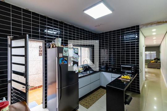 Cozinha de casa à venda com 3 quartos, 200m² em Parque Sao Domingos, São Paulo