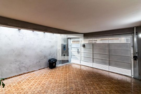 Garagem de casa à venda com 3 quartos, 200m² em Parque Sao Domingos, São Paulo