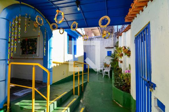 Área Comum de casa para alugar com 7 quartos, 150m² em Bonfim, Belo Horizonte