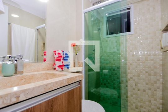 Banheiro da Suíte de apartamento à venda com 2 quartos, 61m² em Jardim Aida, Guarulhos