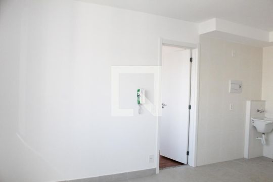 Sala/Cozinha de apartamento para alugar com 1 quarto, 33m² em Vila Ema, São Paulo