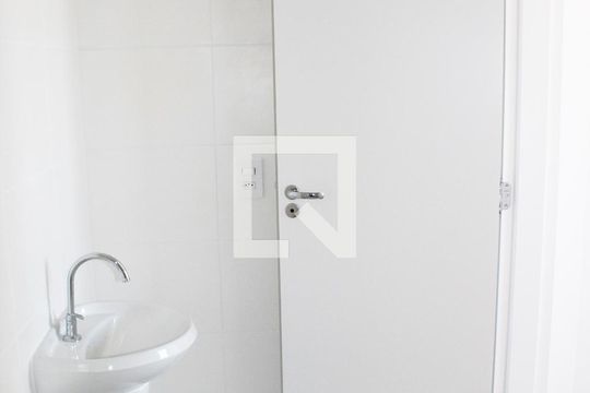 Banheiro da Suíte de apartamento para alugar com 1 quarto, 33m² em Vila Ema, São Paulo