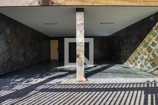 Garagem de casa à venda com 6 quartos, 493m² em Silveira, Belo Horizonte