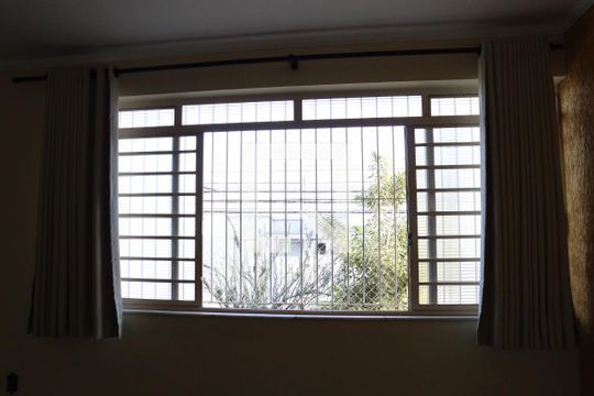 Sala de casa à venda com 4 quartos, 260m² em Vila Industrial , Campinas