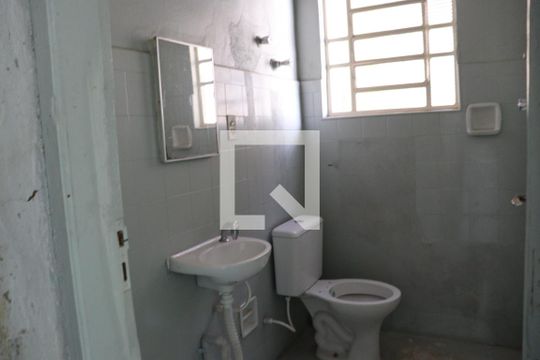 Banheiro de Serviço de casa à venda com 4 quartos, 260m² em Vila Industrial , Campinas