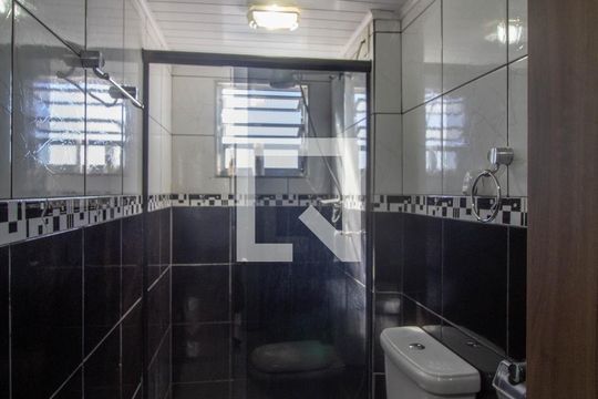 Banheiro de apartamento à venda com 2 quartos, 48m² em Conjunto Residencial José Bonifácio, São Paulo