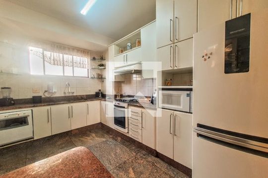 Cozinha de apartamento para alugar com 4 quartos, 164m² em Cidade Nova, Belo Horizonte