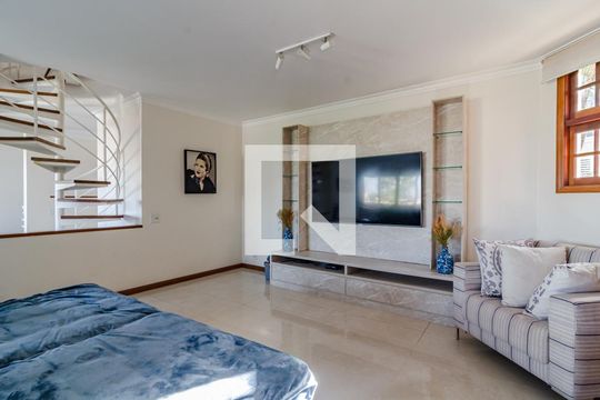 Sala de TV de casa à venda com 4 quartos, 350m² em Vila Ida, São Paulo