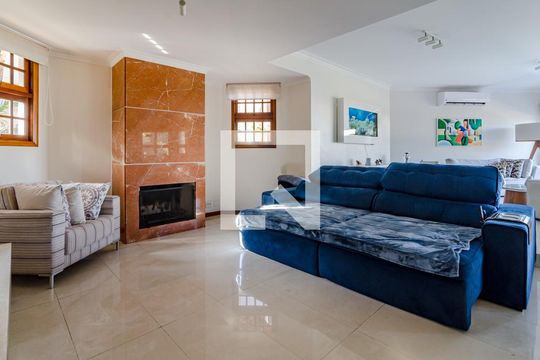 Sala de TV de casa à venda com 4 quartos, 350m² em Vila Ida, São Paulo