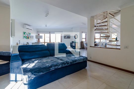 Sala de TV de casa à venda com 4 quartos, 350m² em Vila Ida, São Paulo