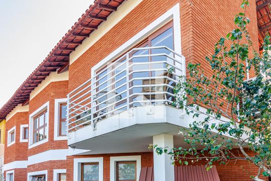 Fachada de casa à venda com 4 quartos, 350m² em Vila Ida, São Paulo