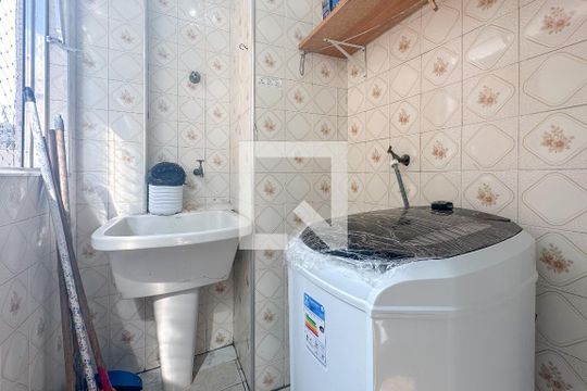 Área de de apartamento para alugar com 1 quarto, 50m² em Jardim Las Palmas, Guarujá