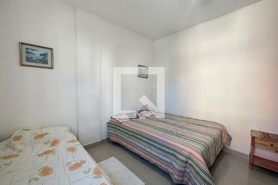 Quarto de apartamento para alugar com 1 quarto, 50m² em Jardim Las Palmas, Guarujá